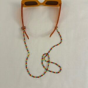 Sunglasses or face mask necklace